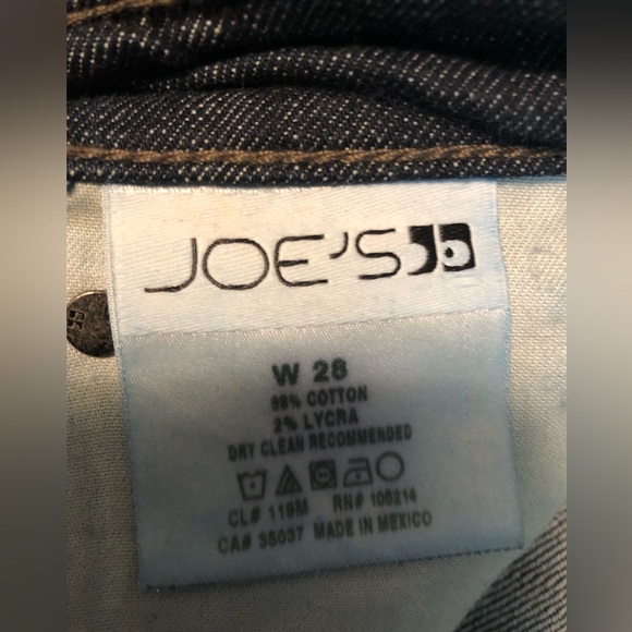 Excellent condition size 28 Joe’s jeans in a classy dark wash - Picture 4 of 5